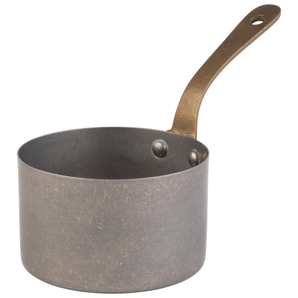 Metalltopf mit langem Griff.