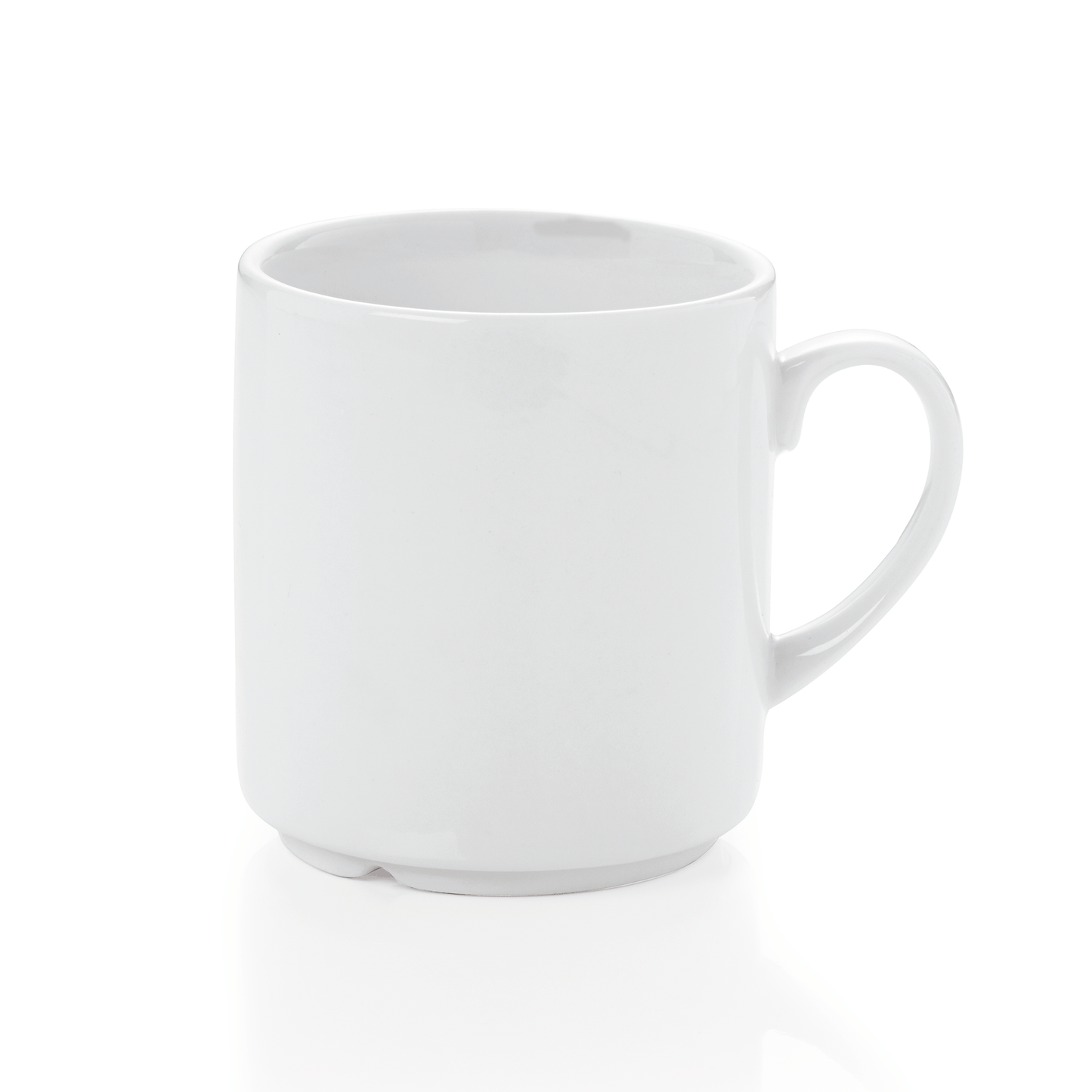 Weiße Tasse auf weißem Hintergrund.