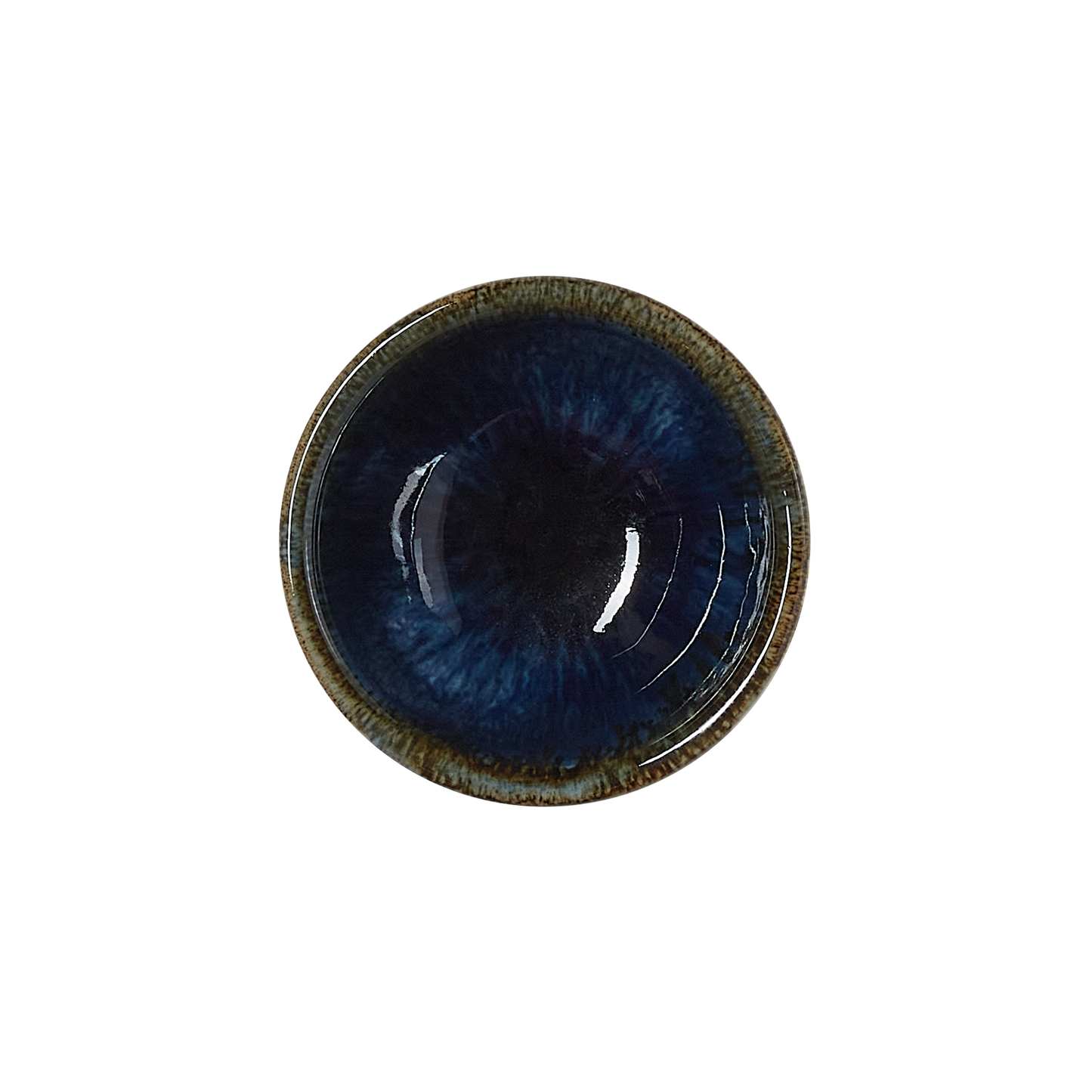 Blauer Keramikteller, dunkles Design.