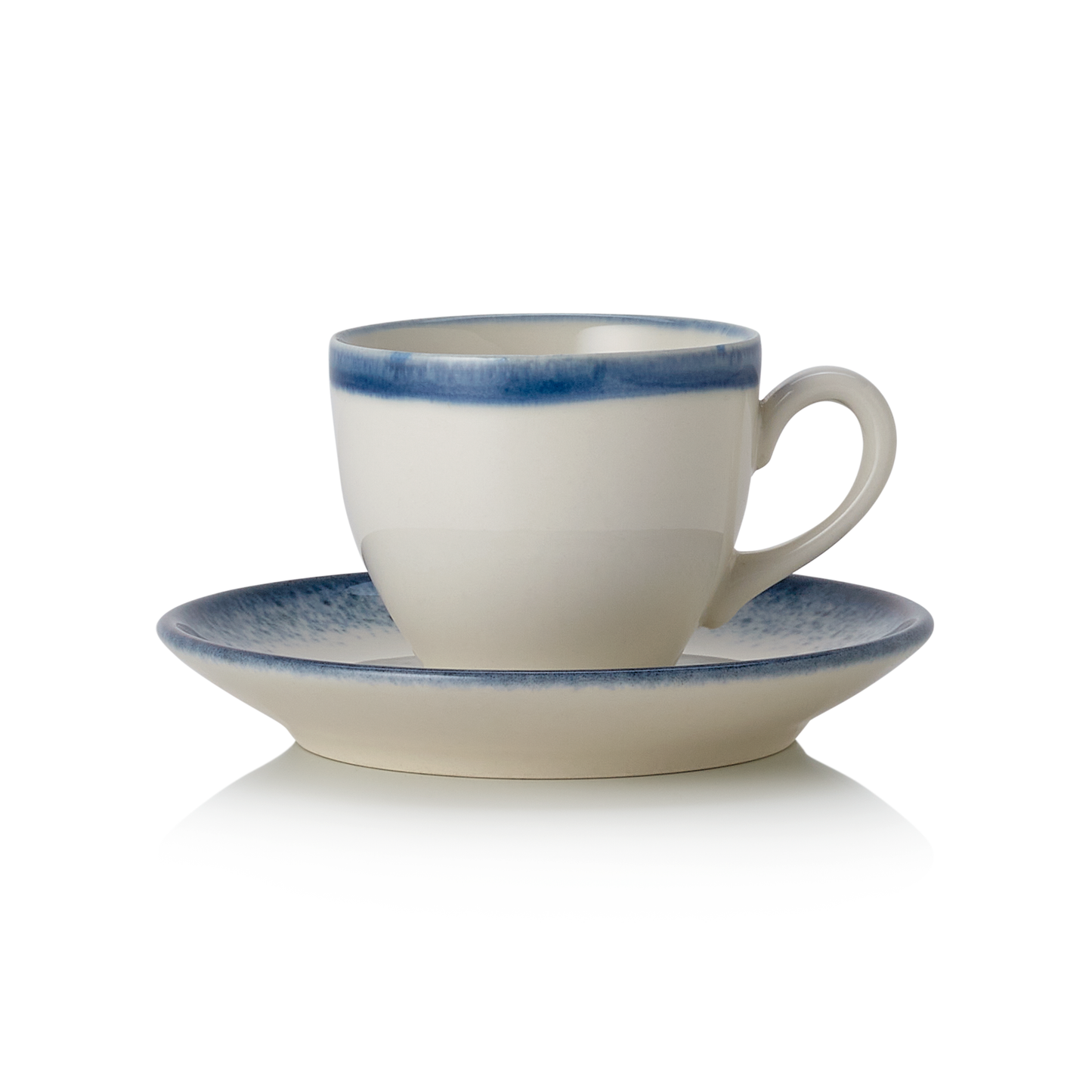 Tasse mit Untertasse, blau-weiß.