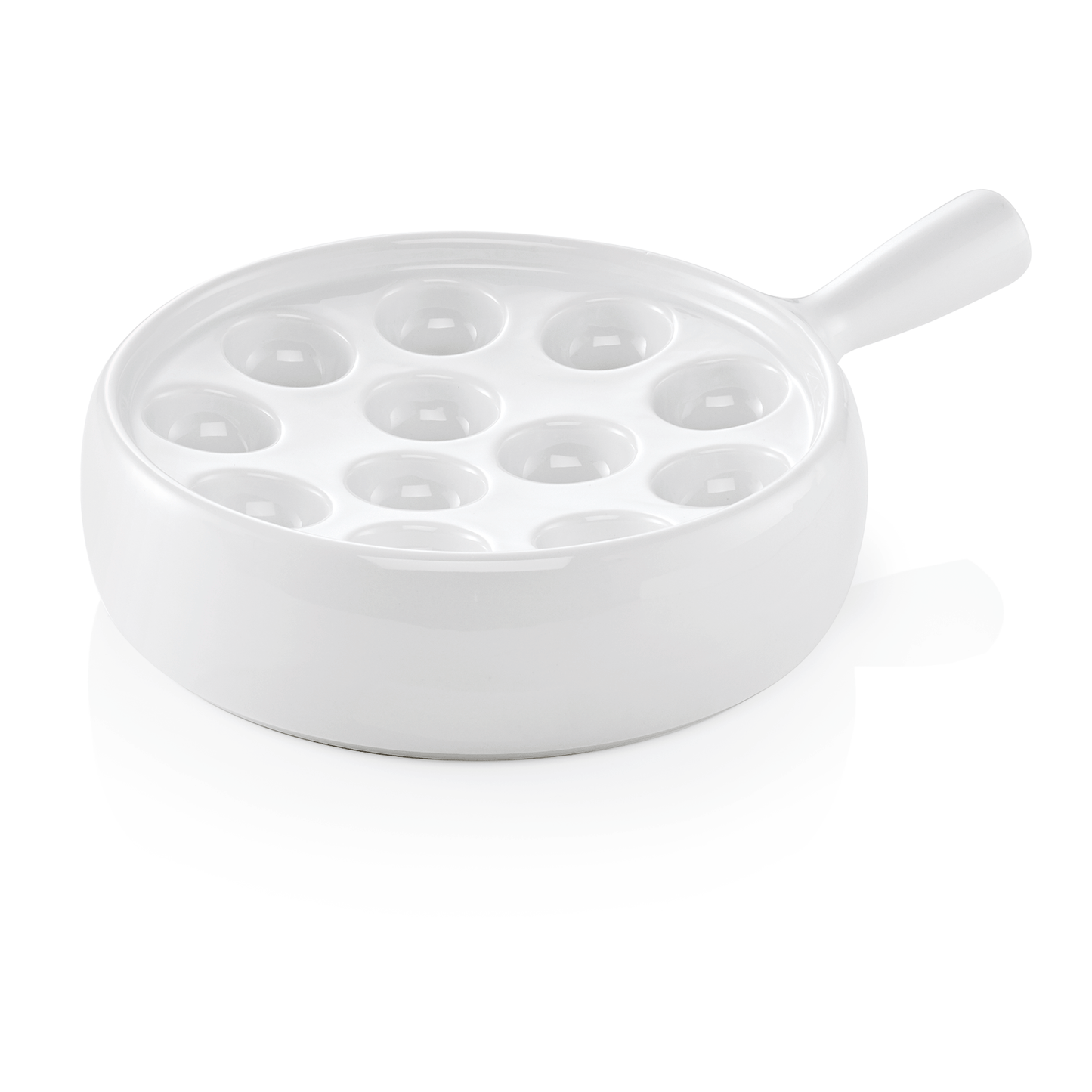 Weißes Schneckenpfännchen mit Griff.