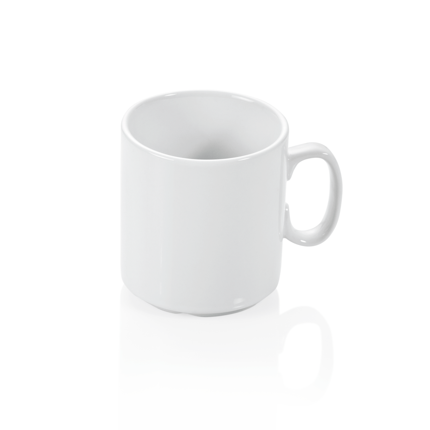 Weiße Tasse auf weißem Hintergrund.