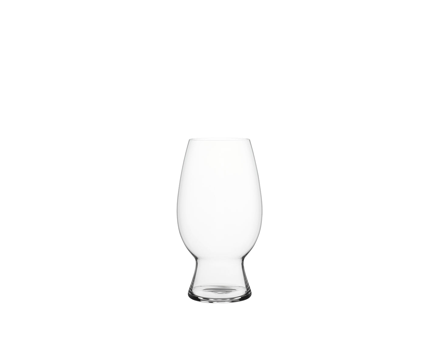 Leeres Bierglas auf weißem Hintergrund.
