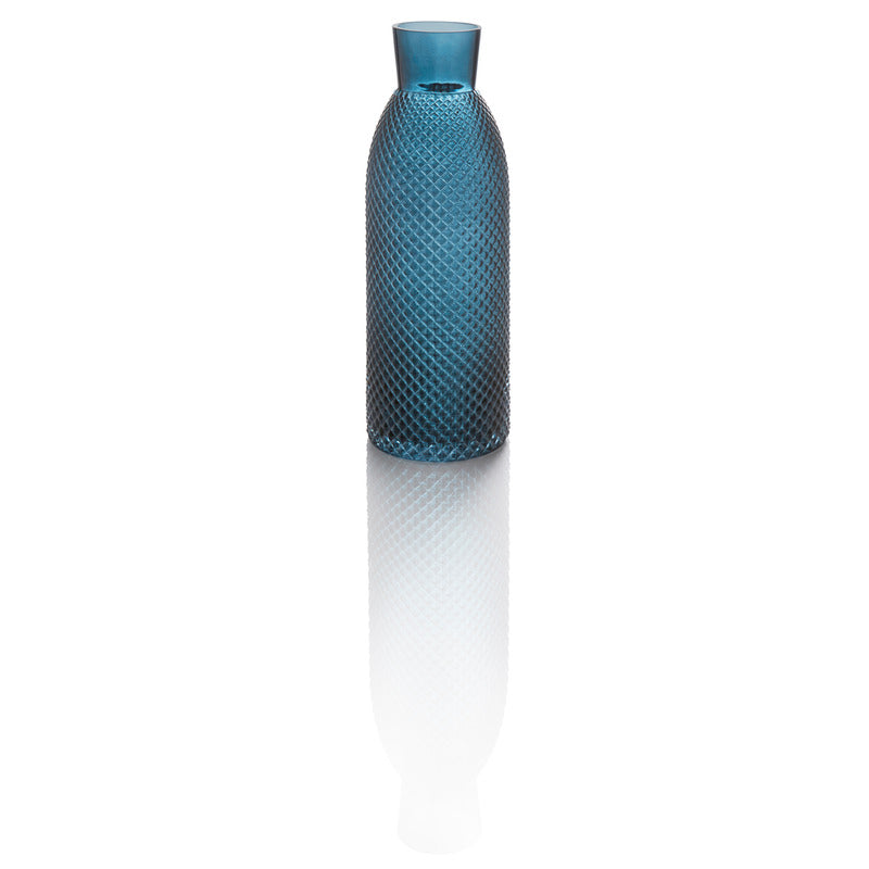 Blaue Glasflasche mit Struktur.