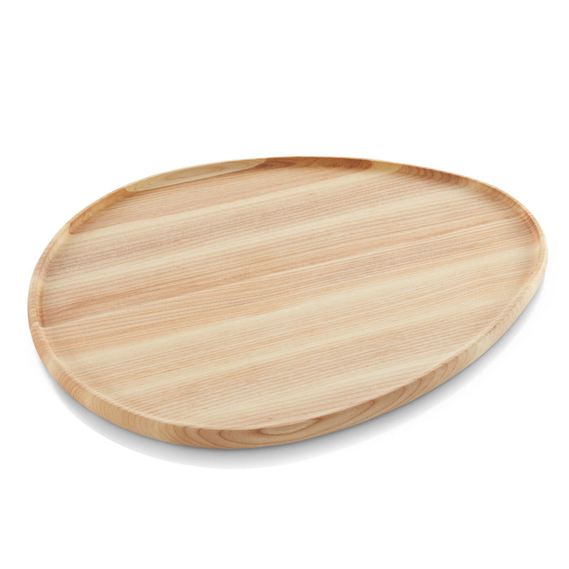 Holztablett auf weißem Hintergrund.