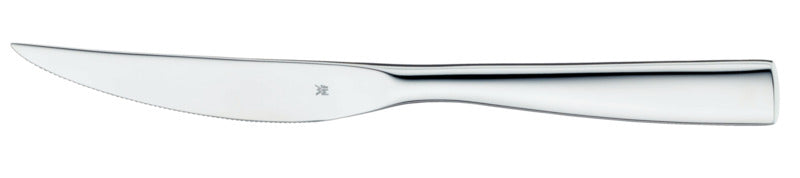 Küchenmesser auf weißem Hintergrund