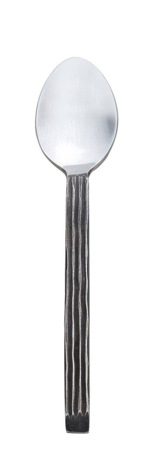 Löffel mit strukturiertem Griff.