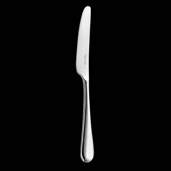 Silbernes Messer auf schwarzem Hintergrund.