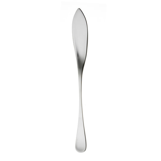 Silberner Buttermesser auf weißem Hintergrund.