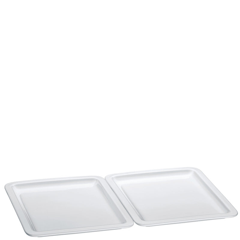 Zwei weiße Gastronomie-Servierplatten.