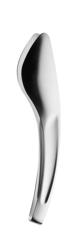 Silbernes, modernes Buttermesser.