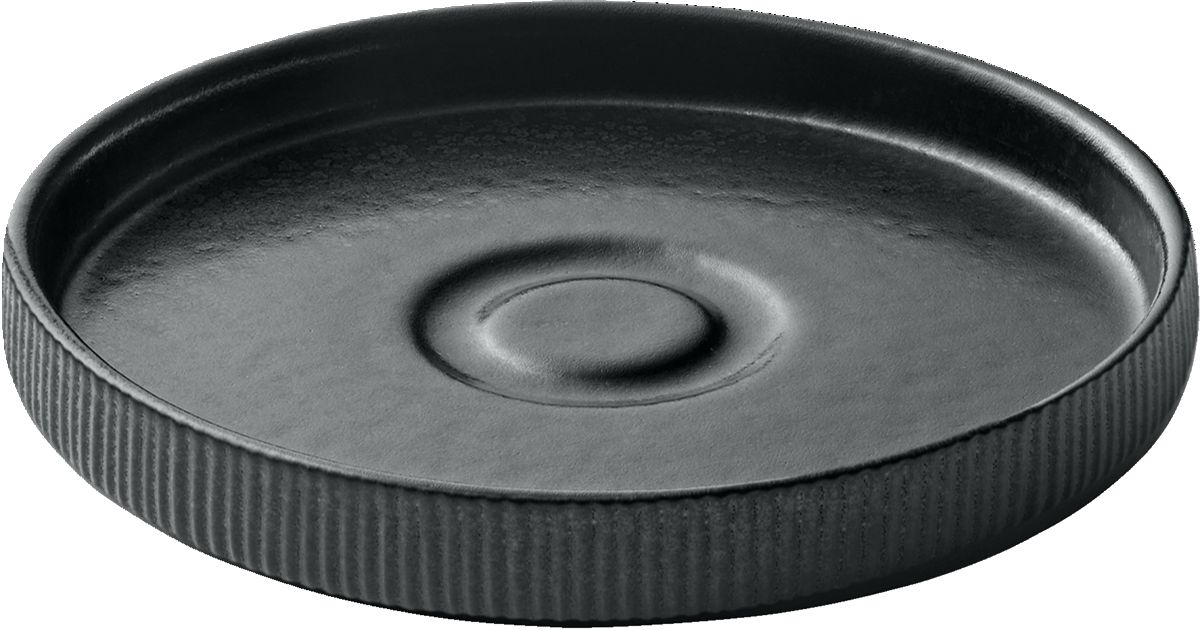 Schwarze Untertasse mit Relief.