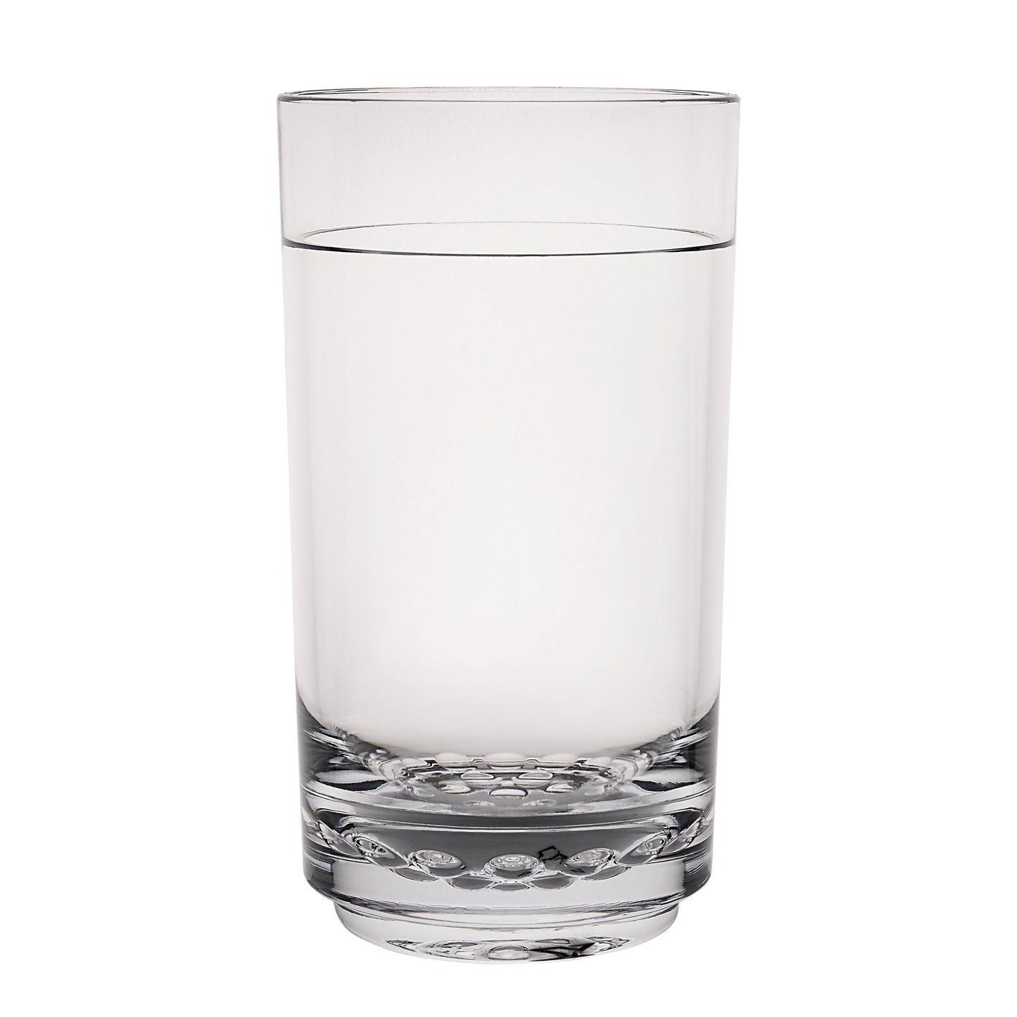 Ein Glas Wasser auf Weiß.