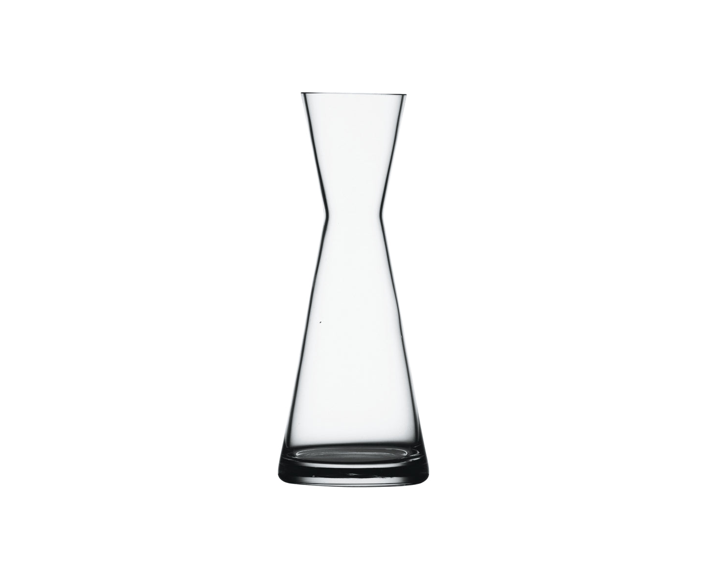 Leere Glasflasche auf weißem Hintergrund.