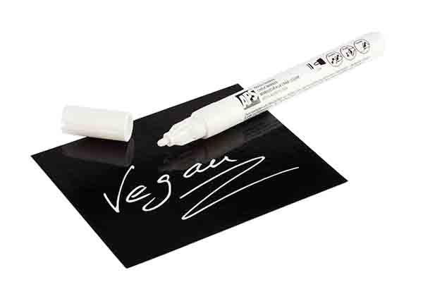 Stift und Tafel mit "Vegan".