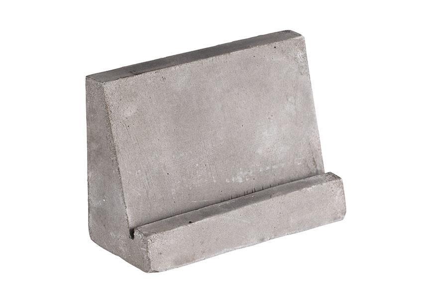 Beton-Kartenhalter für Gastronomie.