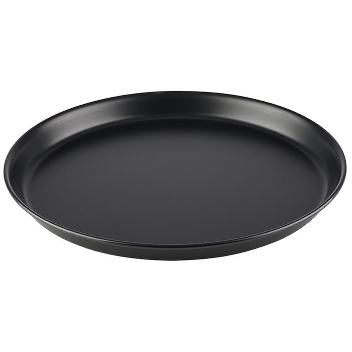 Schwarzes, rundes Serviertablett.