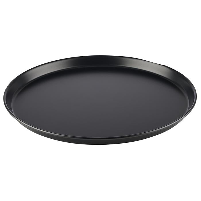 Schwarzes, rundes Serviertablett.