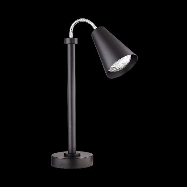 Schwarze Tischlampe vor schwarzem Hintergrund.