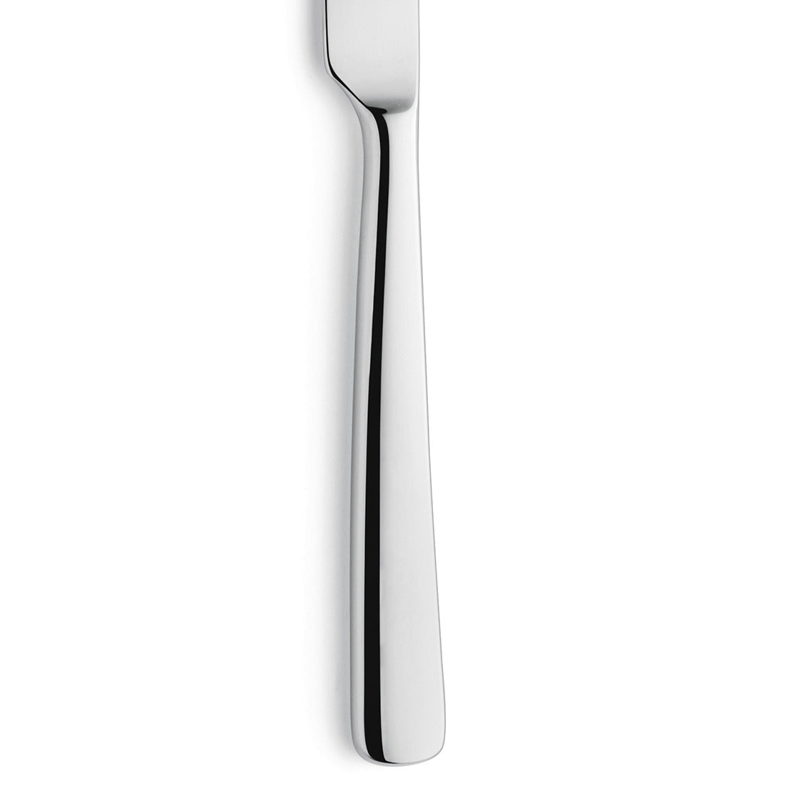 Silbernes Messer auf weißem Hintergrund.