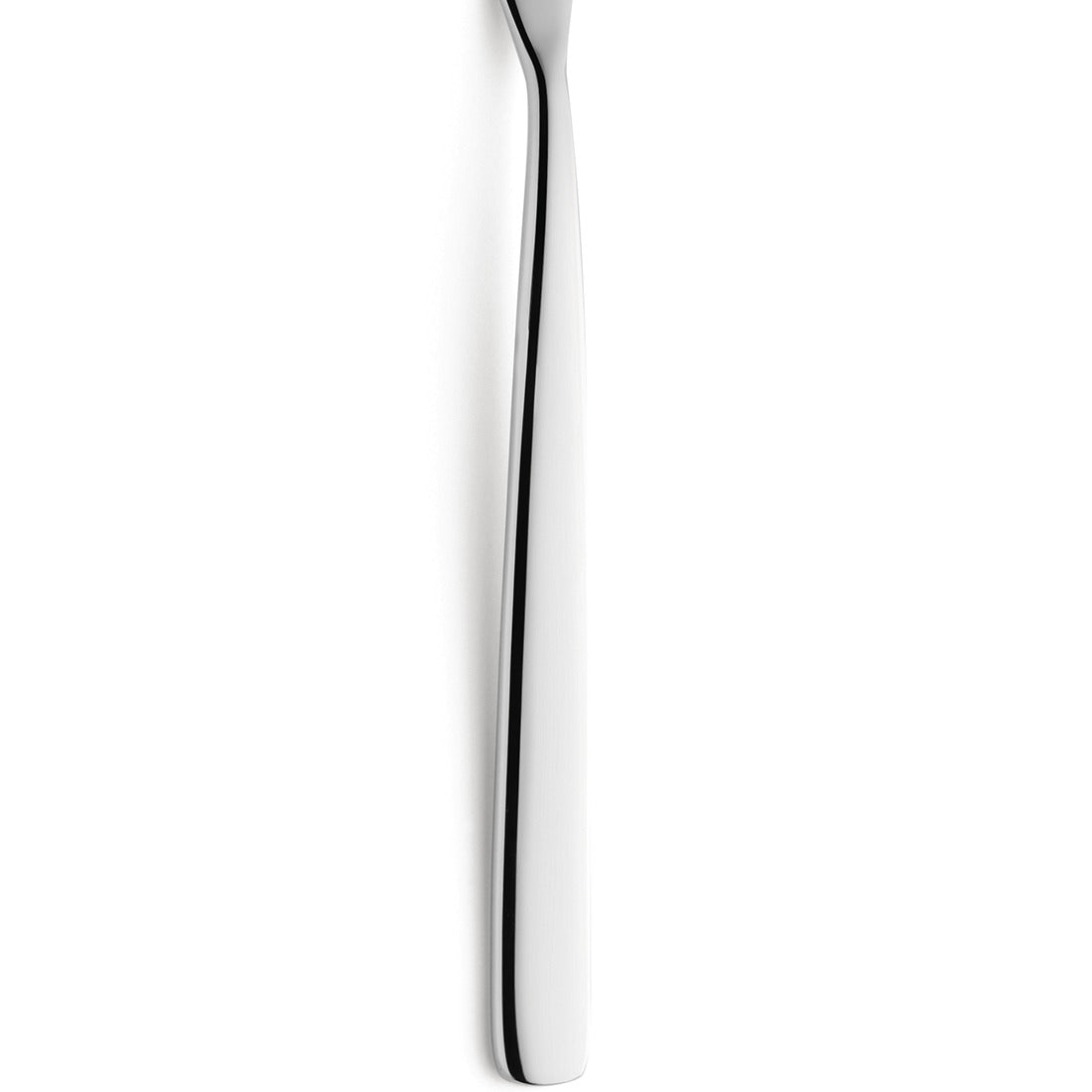 Silbernes Buttermesser auf Weiß.