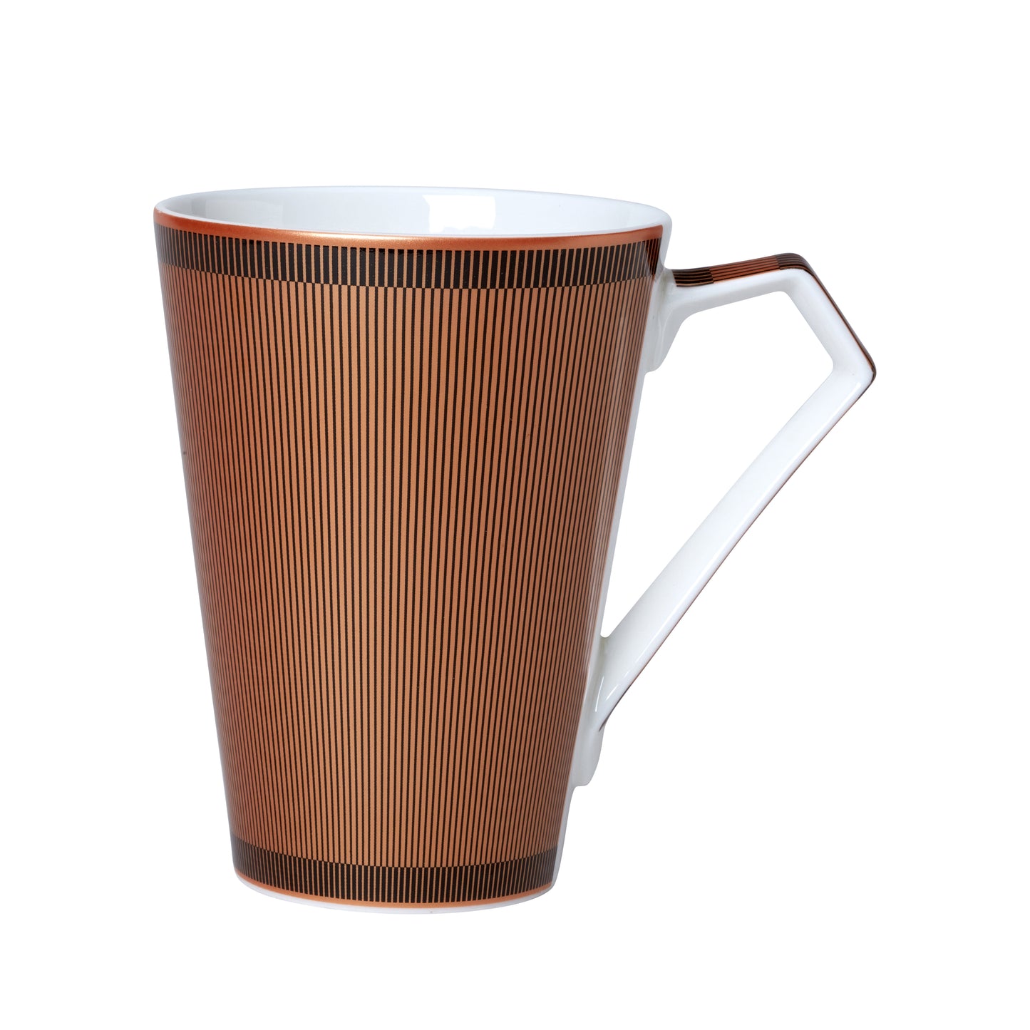 Braune Tasse mit geometrischem Henkel.