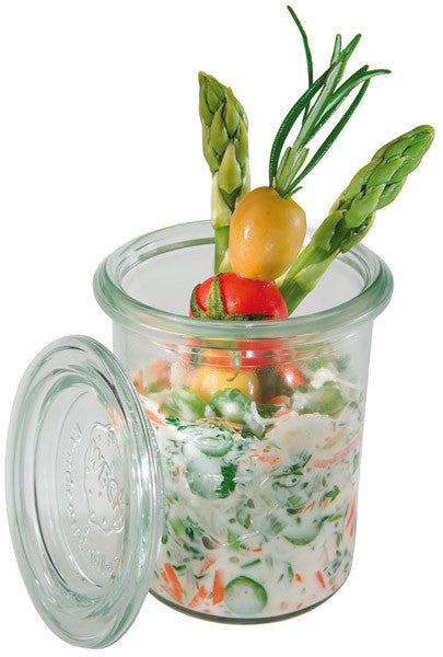 Salat im Glas mit Spargel.