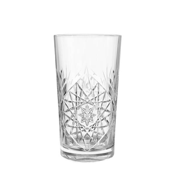 Kristallglas mit geometrischem Muster.