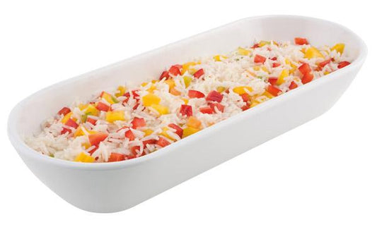 Reisschale mit Paprika und Mais.