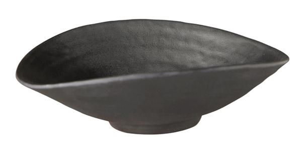 Schwarze, ovale Schale aus Melamin.