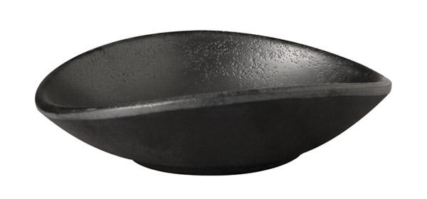 Schwarze, ovale Schale aus Melamin.