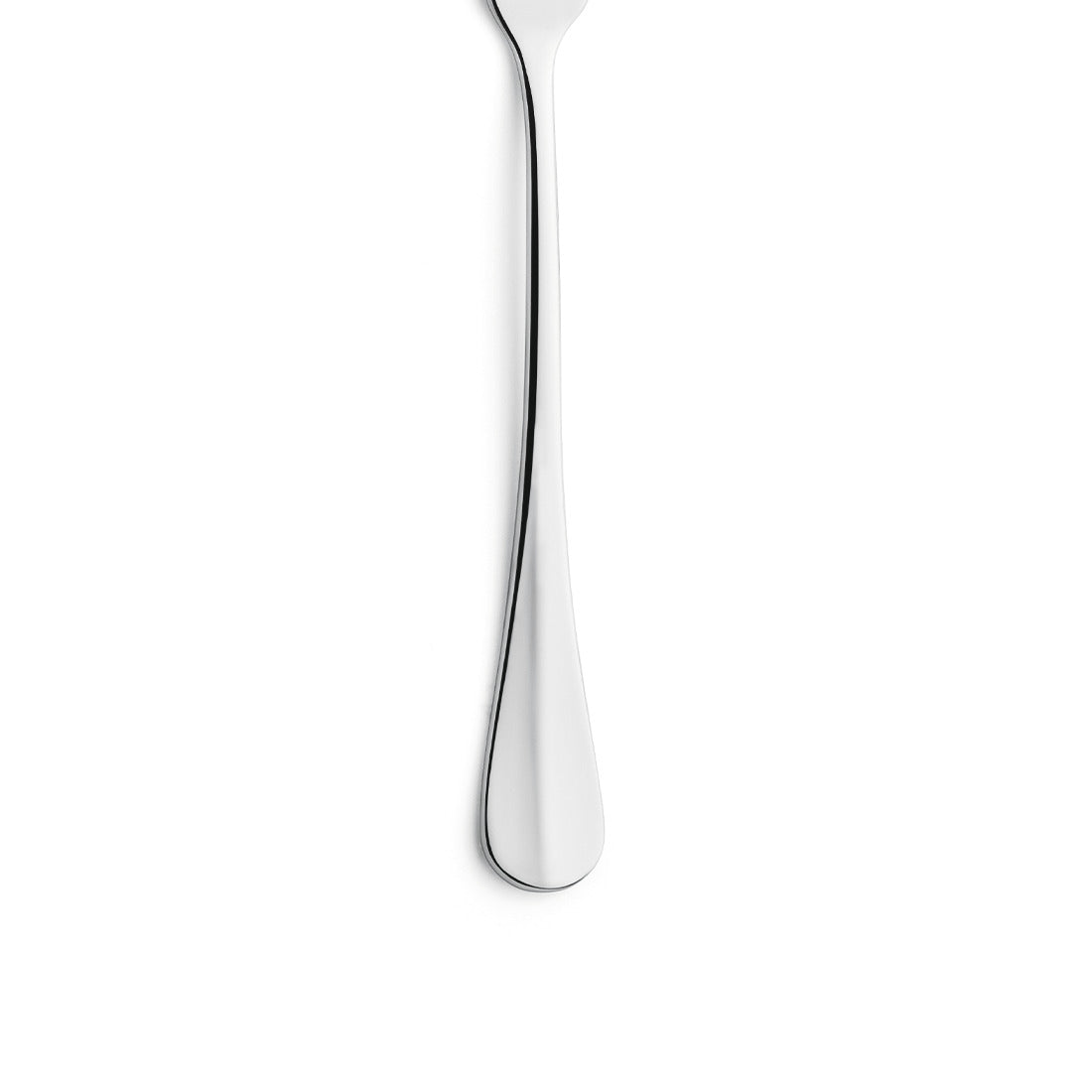 Silbernes Buttermesser auf weißem Hintergrund.