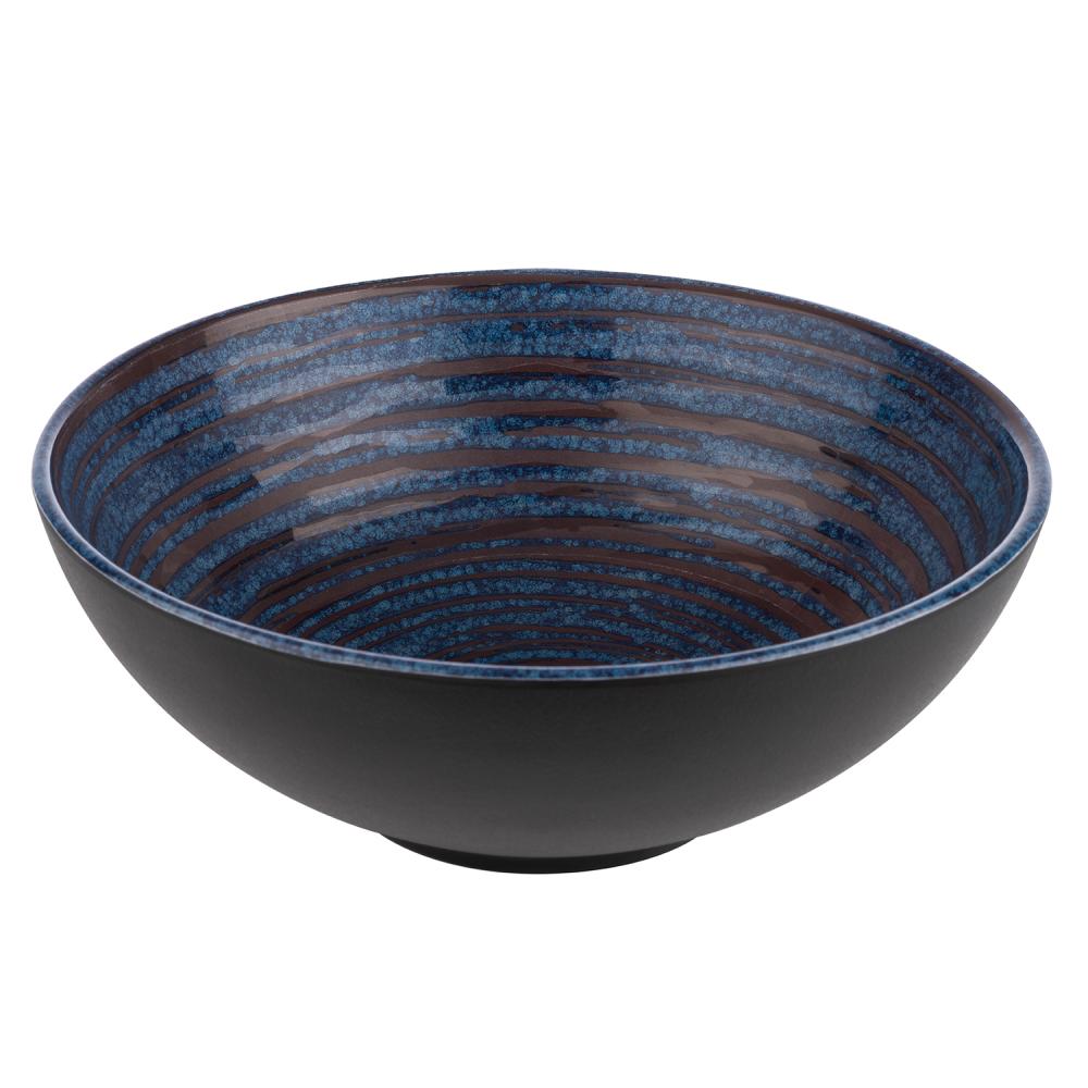 Schüssel mit blauem Streifenmuster.