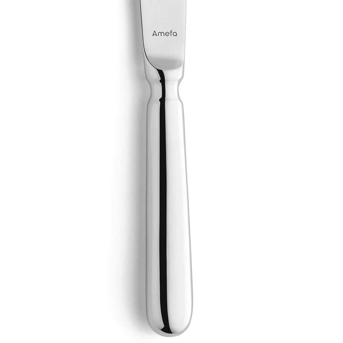 Silbernes Messer mit graviertem Markennamen.