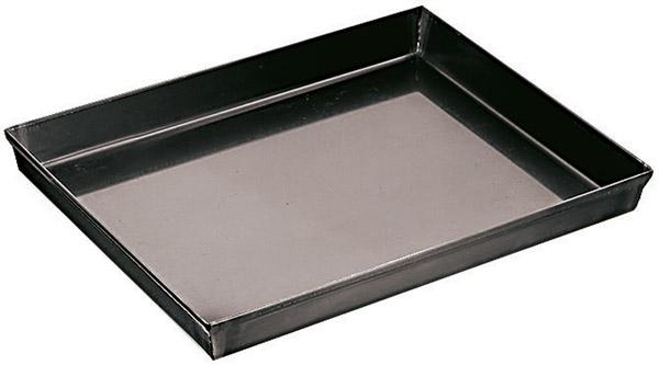 Rechteckiges Backblech aus Metall.