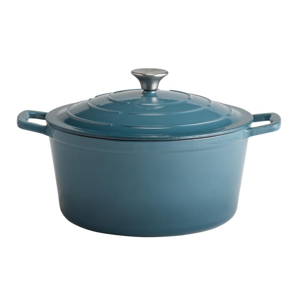 Blauer Kochtopf mit Deckel.