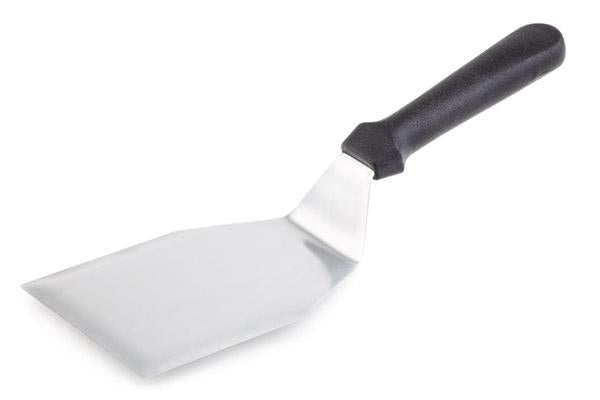 Metallspatel mit schwarzem Griff.