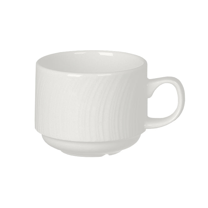 Weiße Tasse auf weißem Hintergrund.