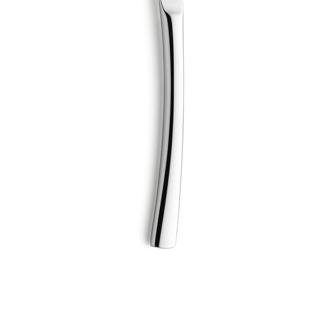 Silbernes Messer auf weißem Hintergrund.