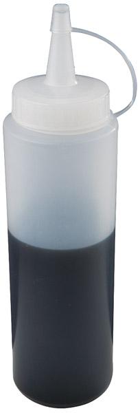 Quetschflasche mit dunkler Flüssigkeit.