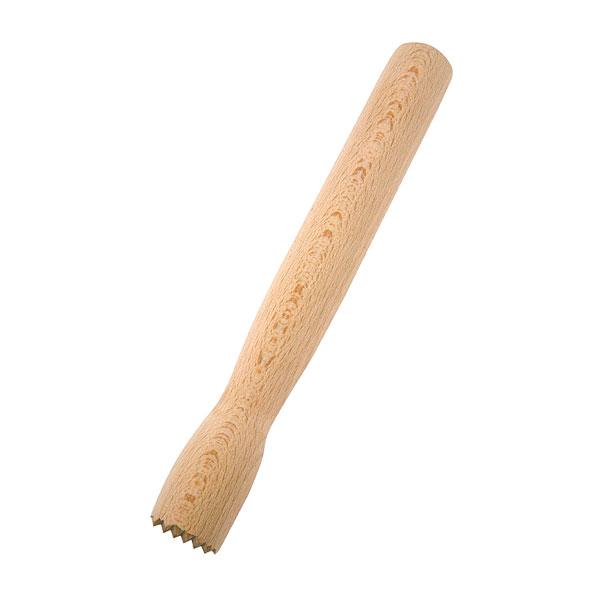 Holzstößel mit gezacktem Ende.