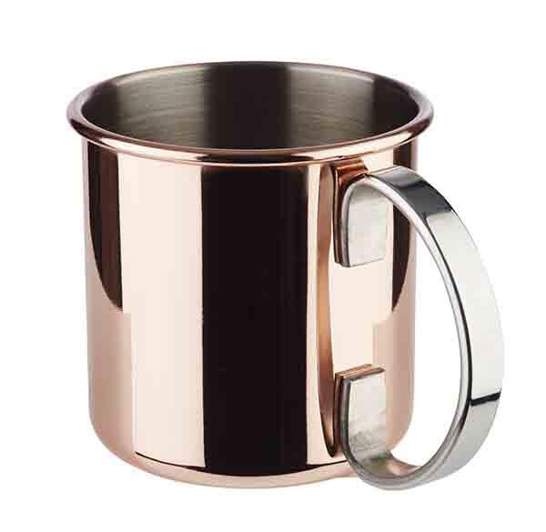 Kupferfarbene Tasse mit Henkel.