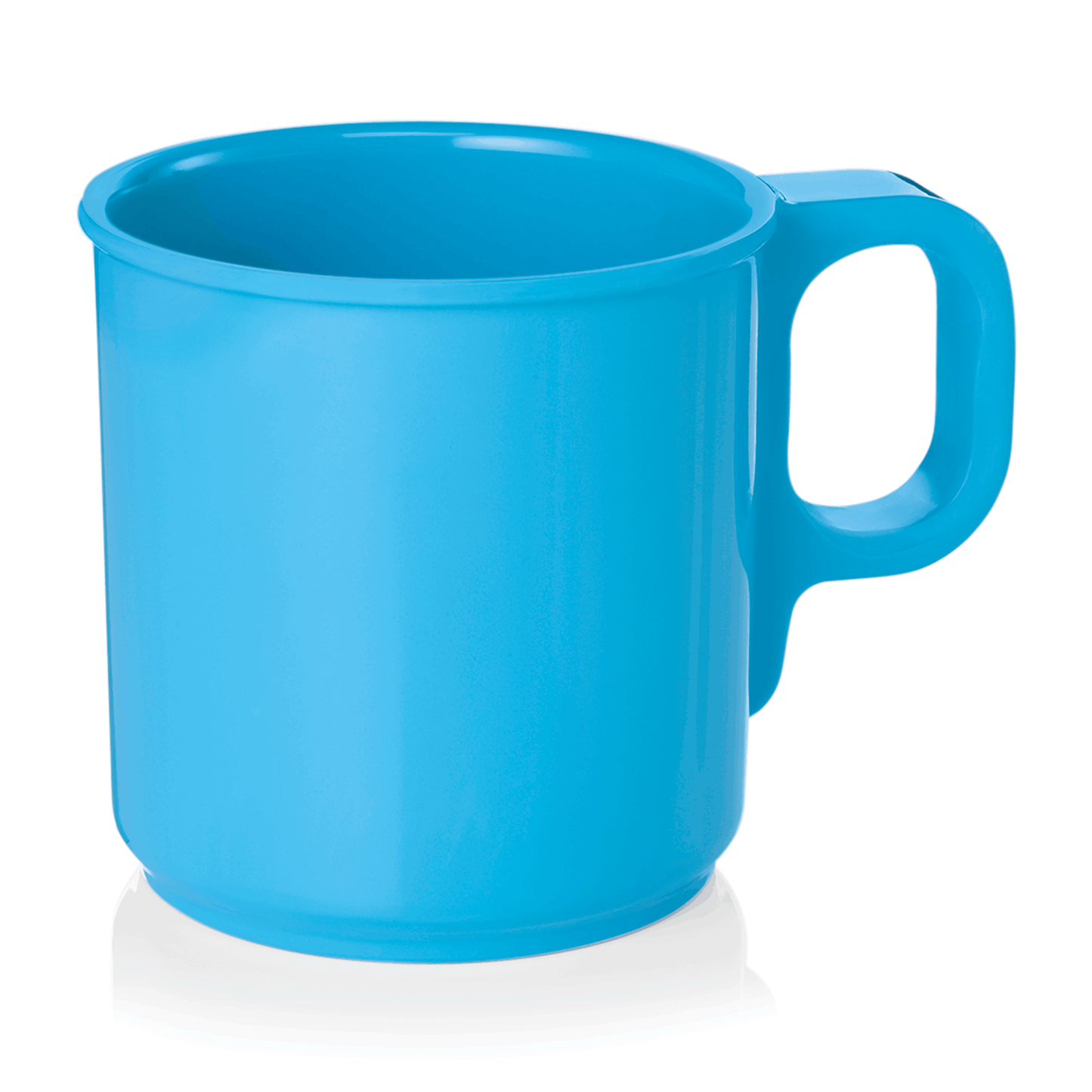 Blaue Kunststofftasse mit Henkel.
