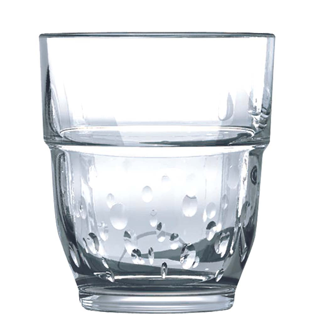 Glas Wasser mit Blasen
