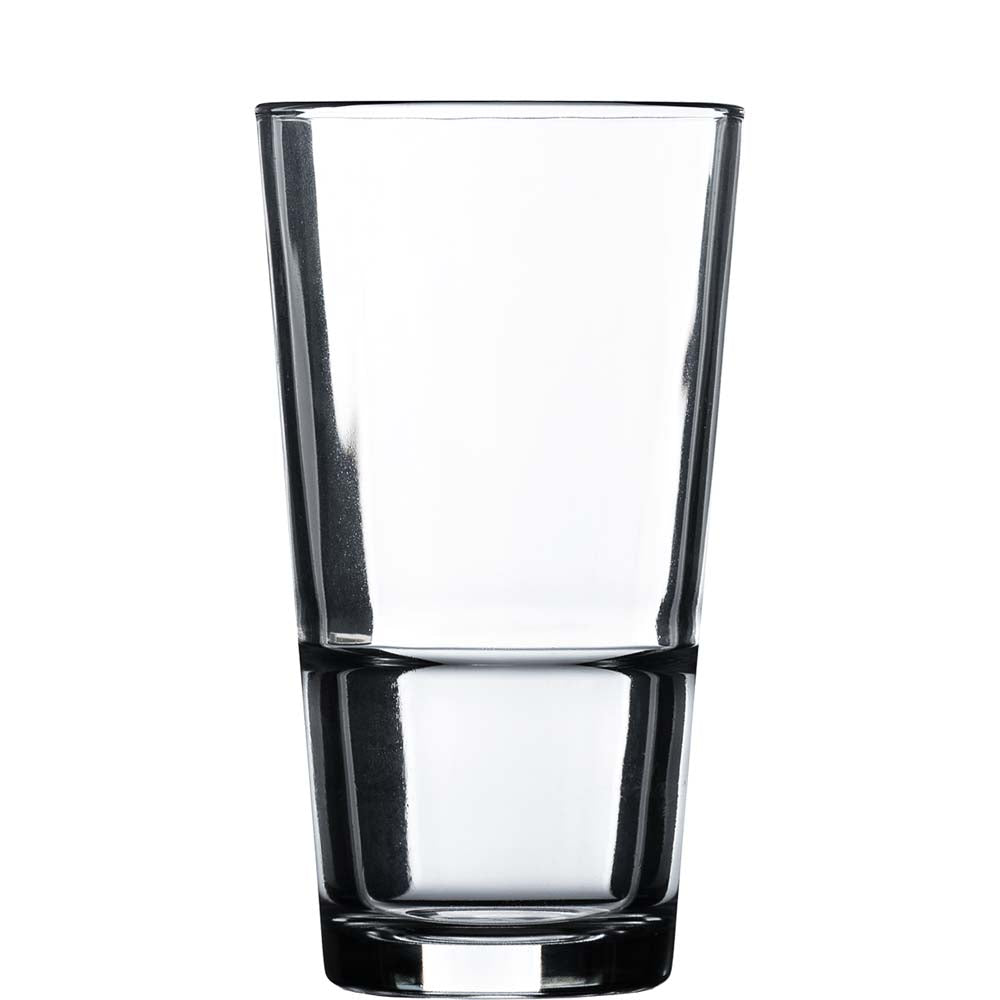 Glas Wasser auf hellem Hintergrund