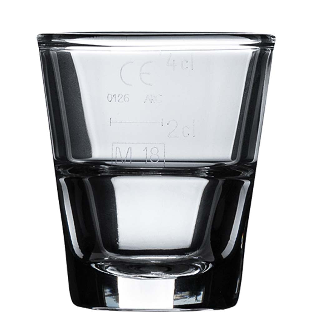 Schnapsglas aus Glas Nahaufnahme