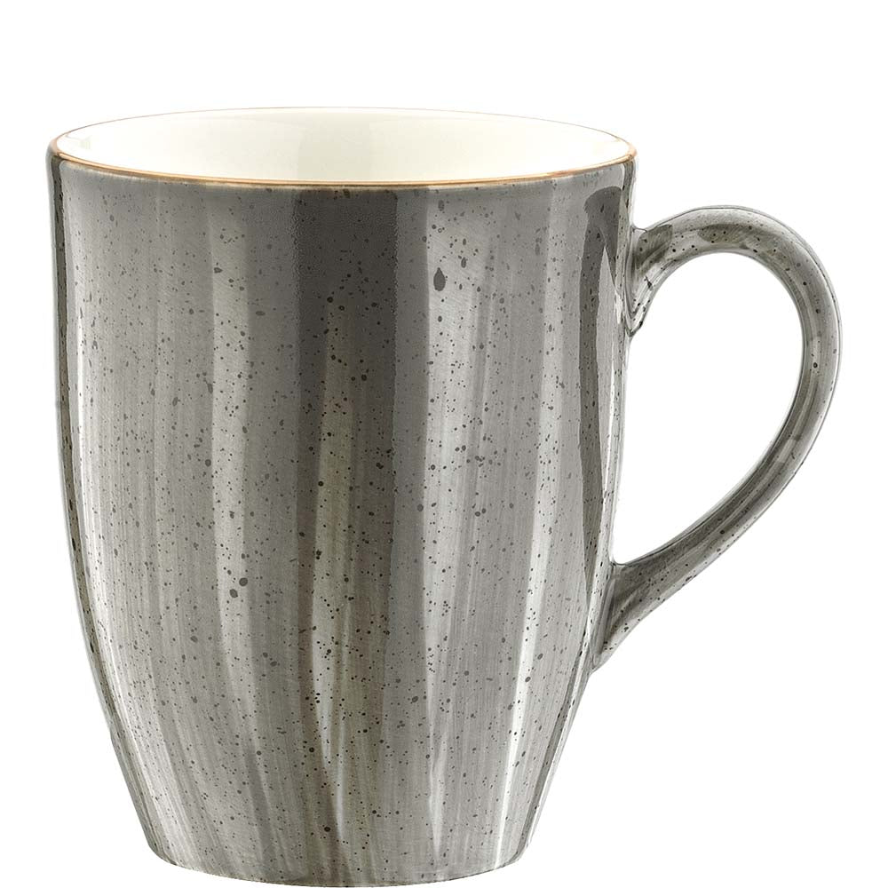 Graue Keramiktasse mit Henkel.