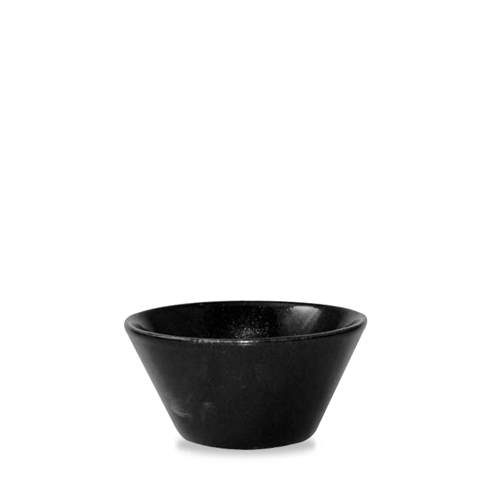 Schwarze Schüssel auf weißem Hintergrund.