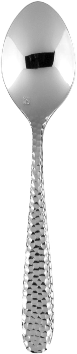 Metalllöffel mit gehämmertem Griff.