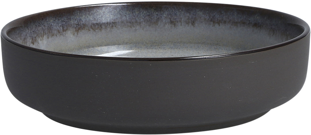 Schwarze Schale mit grauem Rand.